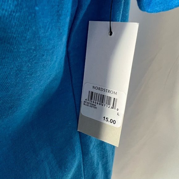 B.P. Blue V-neck T-shirt - new with tags - Large - Picture 3 of 9